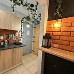 Spacious - Peaceful Retreat, 2 Minutes To Old Town *