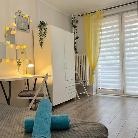 Проживание в семье Spacious - Peaceful Retreat, 2 Minutes To Old Town *