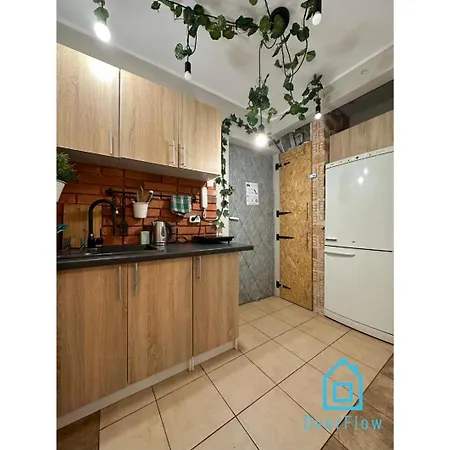 Spacious - Peaceful Retreat, 2 Minutes To Old Town *