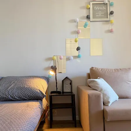 Spacious - Peaceful Retreat, 2 Minutes To Old Town Privatunterkunft *