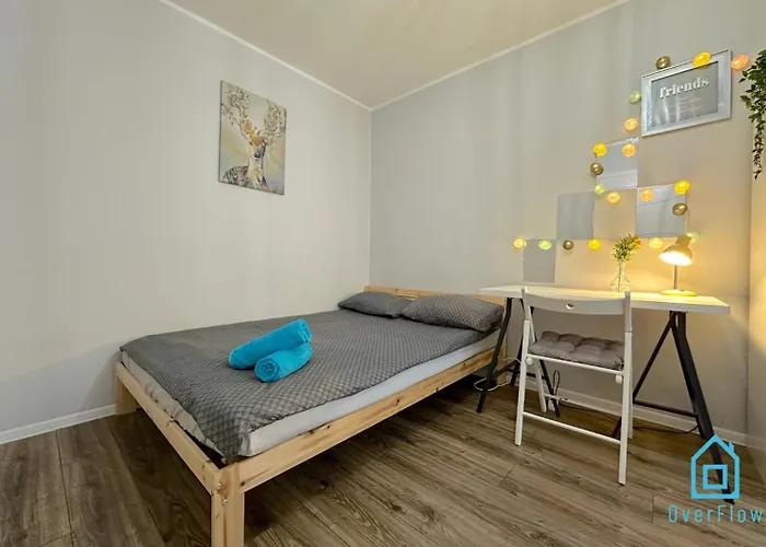 ホームステイ Spacious - Peaceful Retreat, 2 Minutes To Old Town