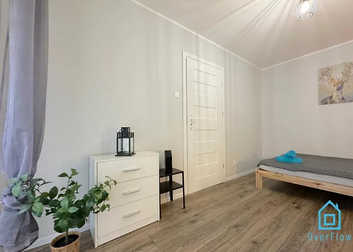 ホームステイ Spacious - Peaceful Retreat, 2 Minutes To Old Town