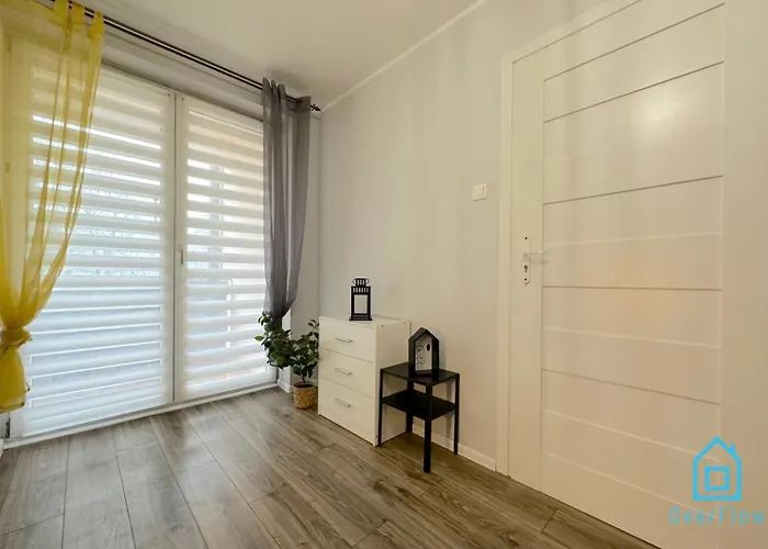 Spacious - Peaceful Retreat, 2 Minutes To Old Town منزل للإقامة غدانسك