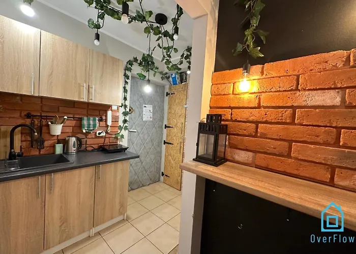 Spacious - Peaceful Retreat, 2 Minutes To Old Town *