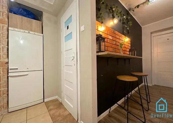 Spacious - Peaceful Retreat, 2 Minutes To Old Town 홈스테이 *