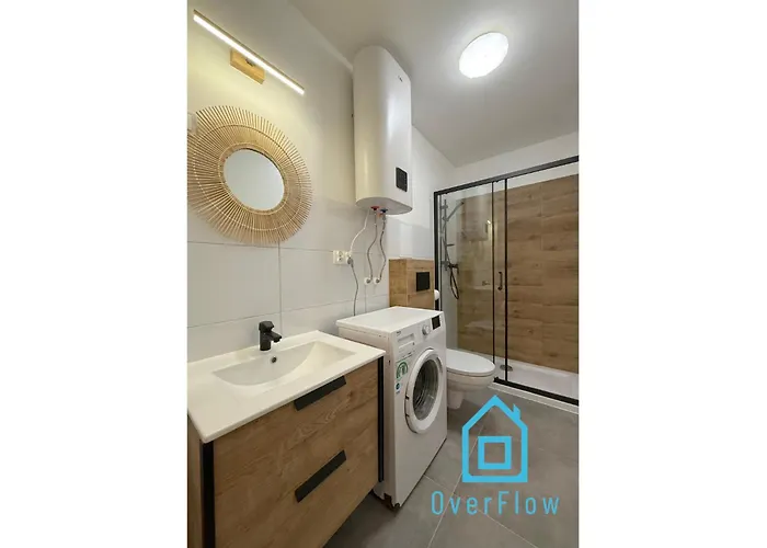 Spacious - Peaceful Retreat, 2 Minutes To Old Town