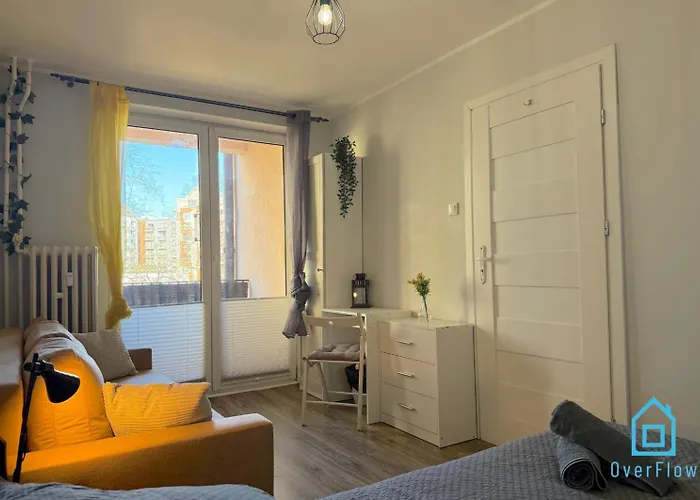 Spacious - Peaceful Retreat, 2 Minutes To Old Town Privatunterkunft *